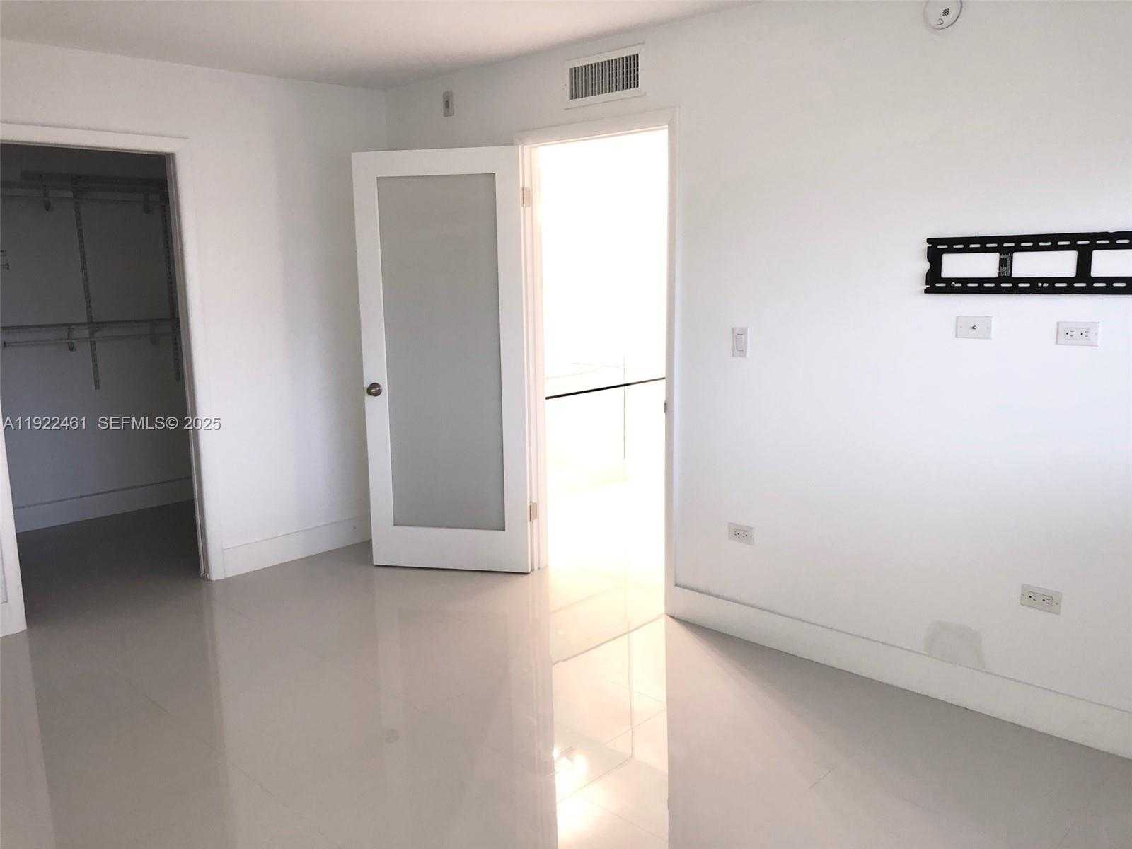 Small Image of 1881 WASHINGTON AVE #11D, Miami Beach Number 17