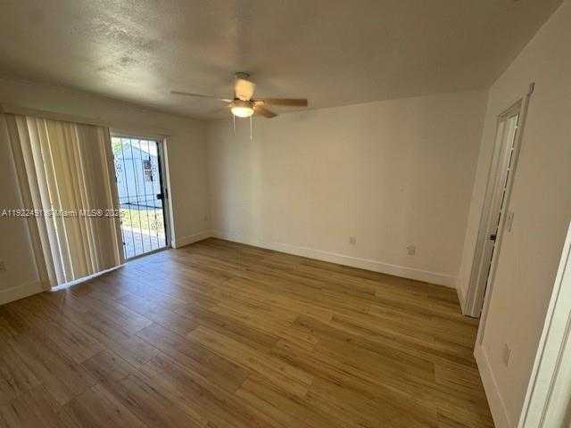 Small Image of 13333 SOUTH WEST 112TH PL, Miami Number 5