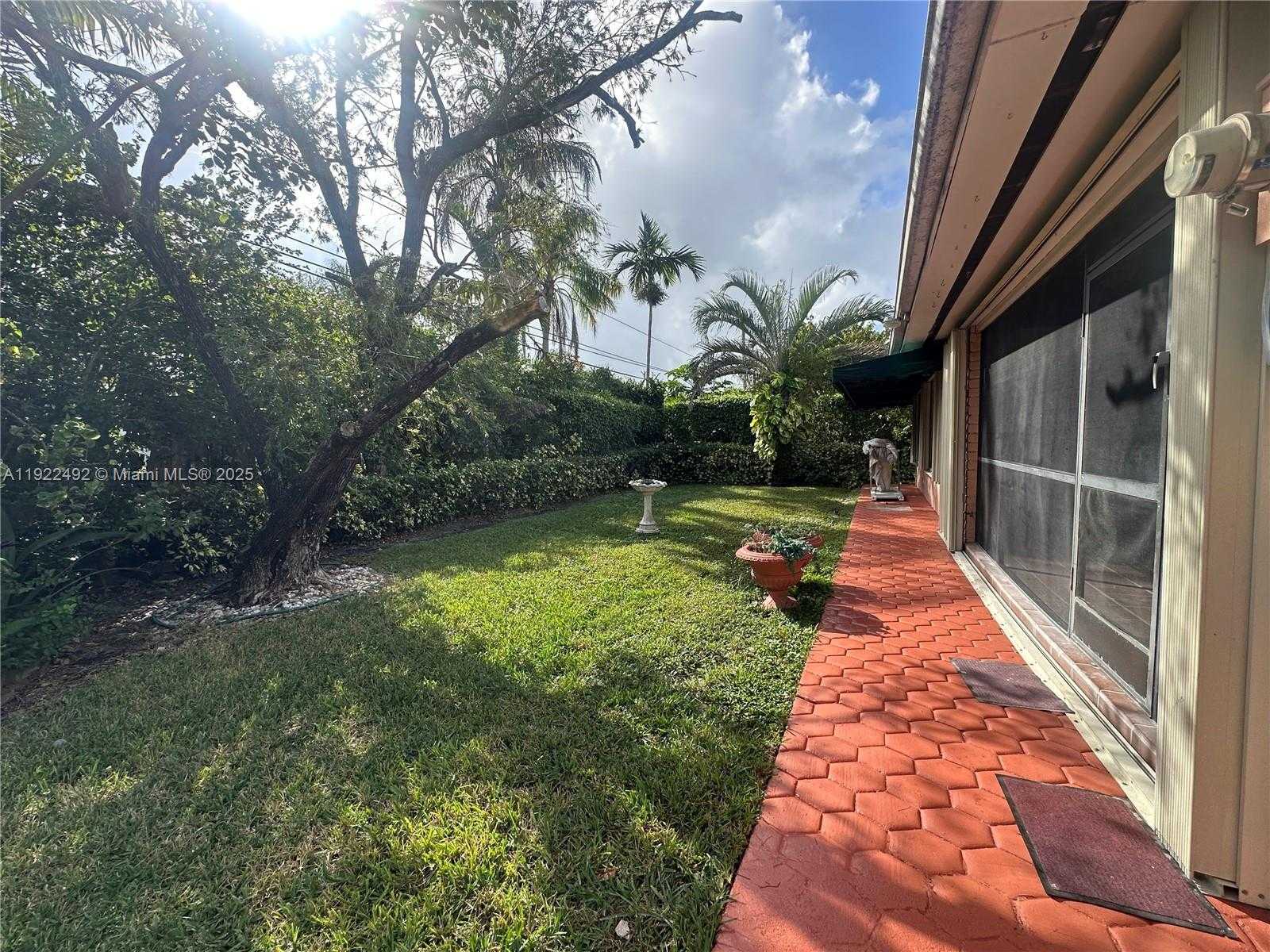 Small Image of 6720 SOUTH WEST 50TH TER, Miami Number 12