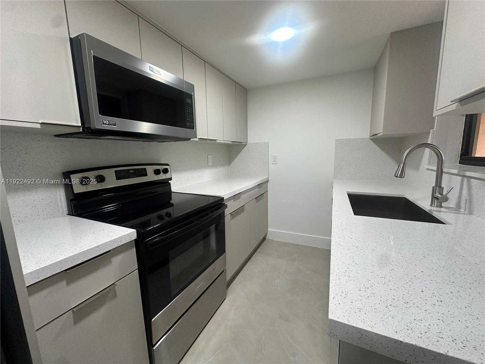 Small Image of 6720 SOUTH WEST 50TH TER, Miami Number 2