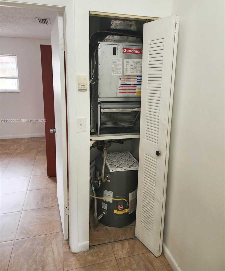 Small Image of Miami Number 10