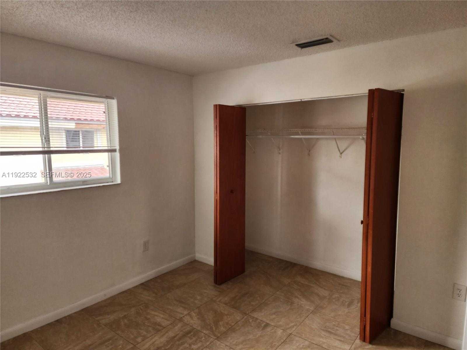 Small Image of Miami Number 13