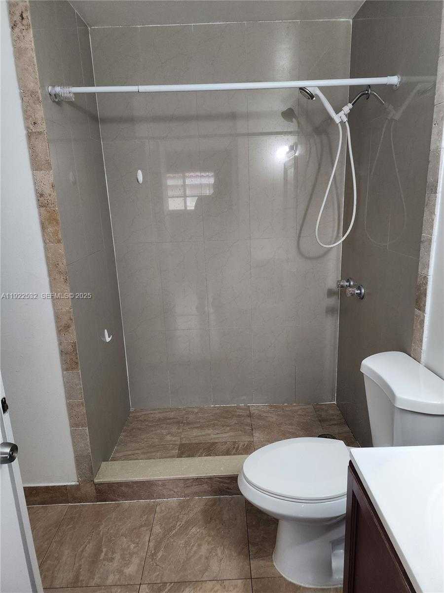 Small Image of Miami Number 15