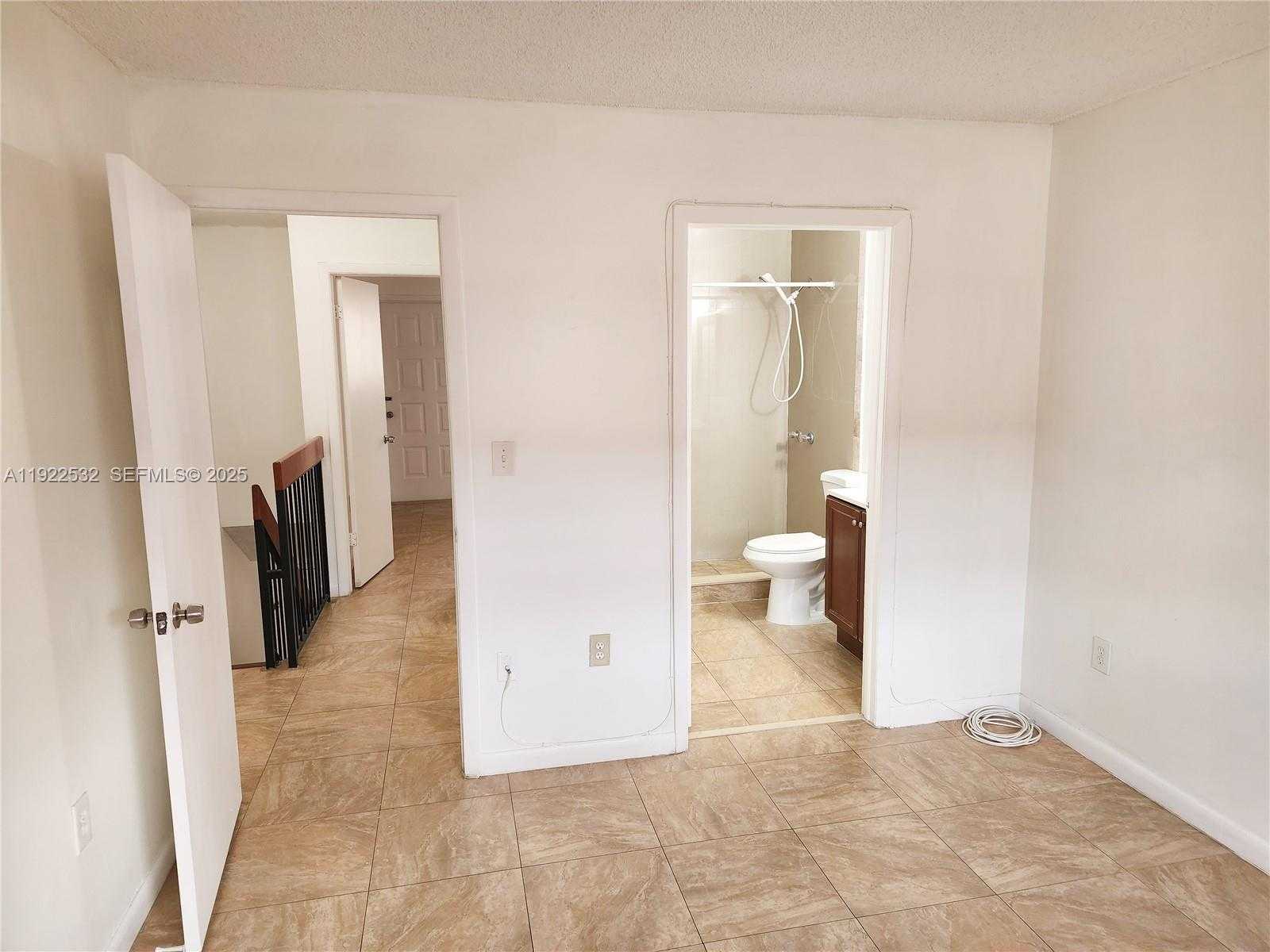 Small Image of Miami Number 16