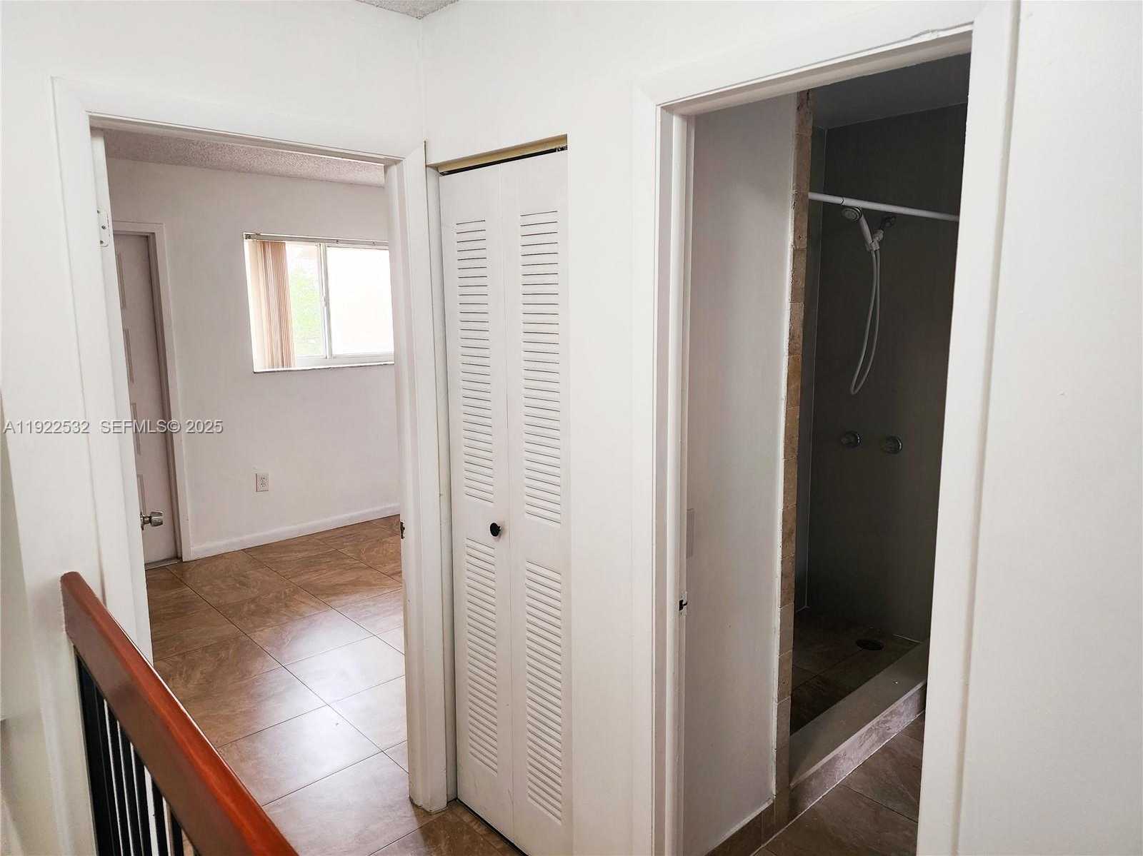 Small Image of Miami Number 17