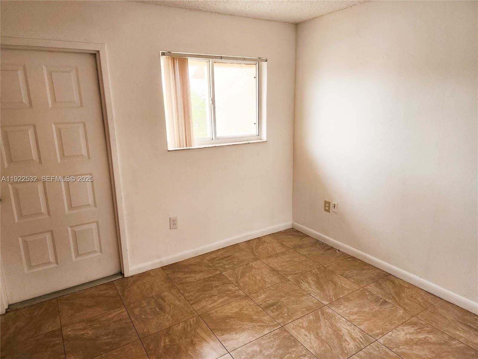 Small Image of Miami Number 18