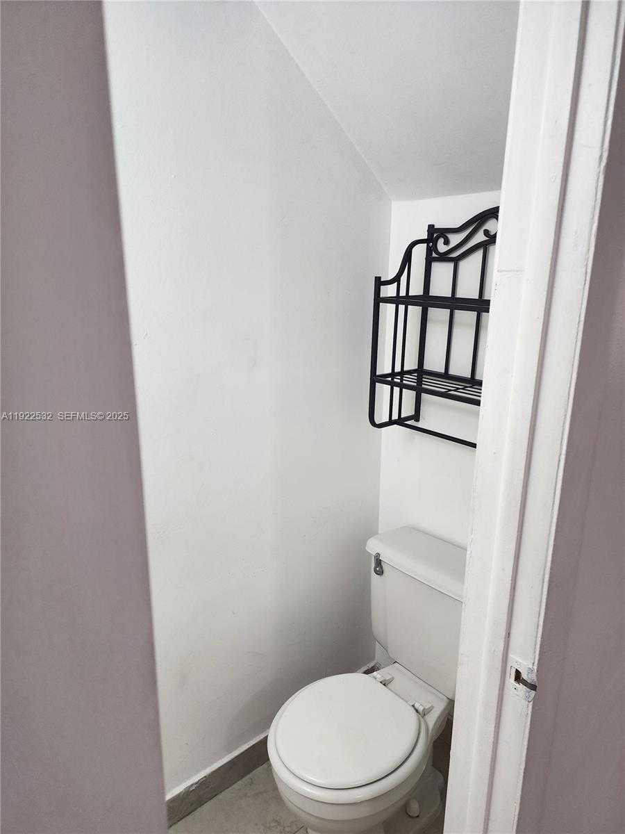 Small Image of Miami Number 7