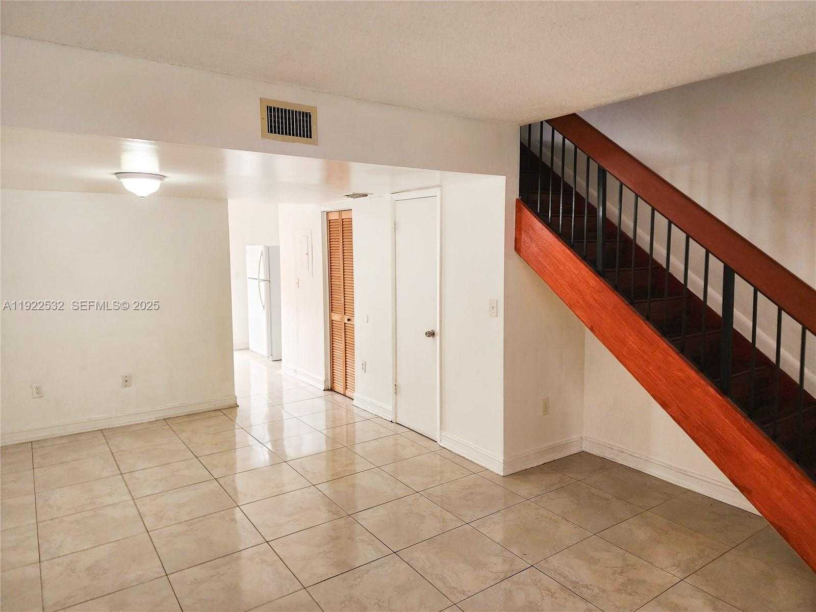 Small Image of Miami Number 8