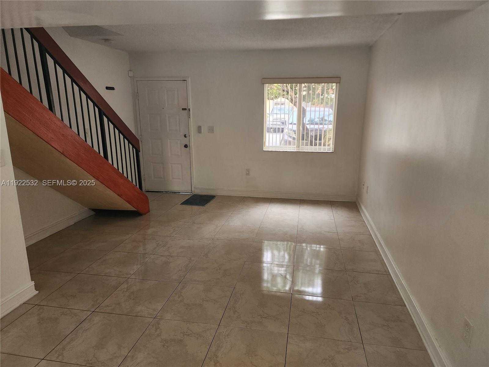 Small Image of Miami Number 9