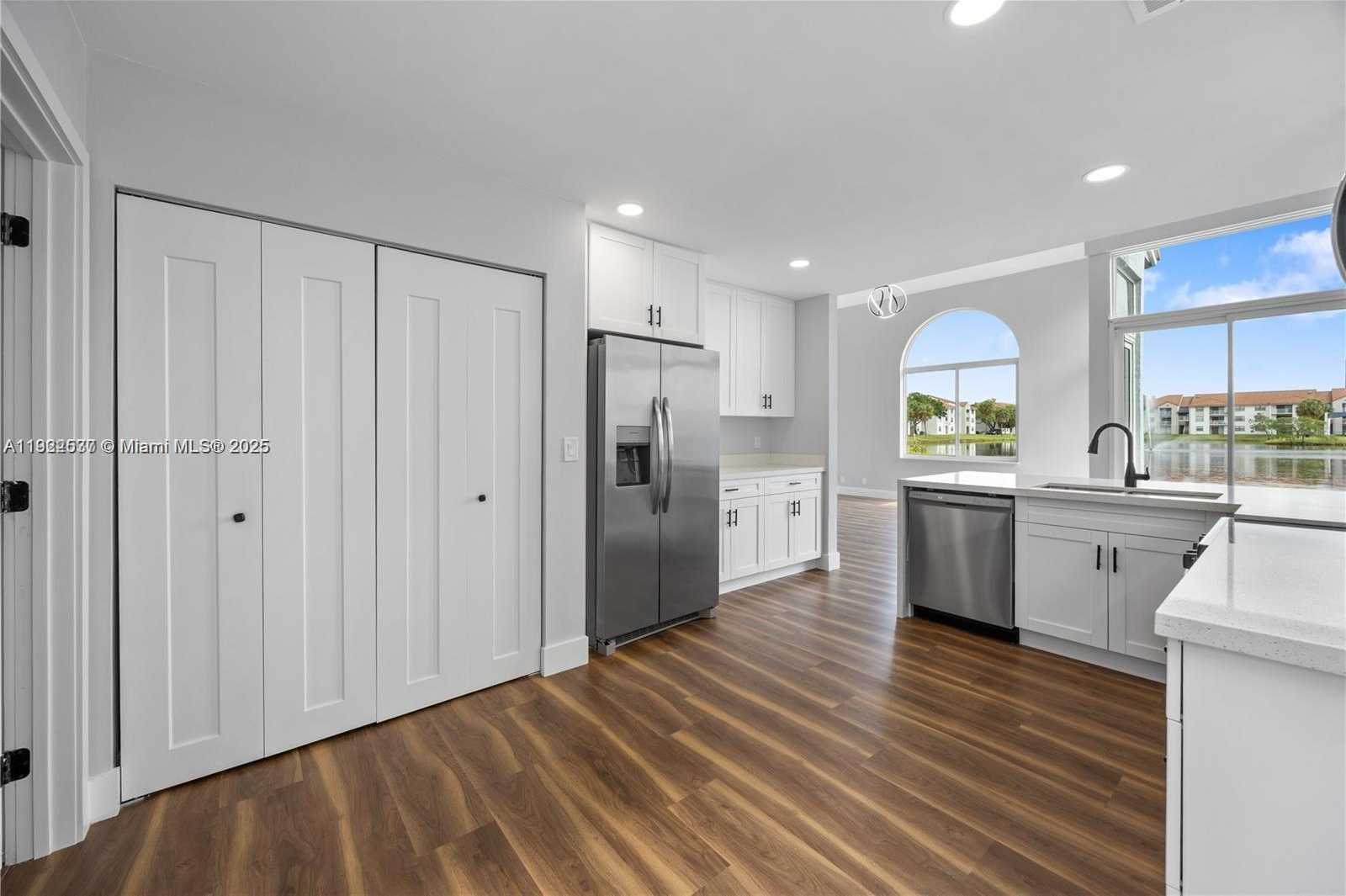 Small Image of 3835 LOMBARDY ST, Hollywood Number 12