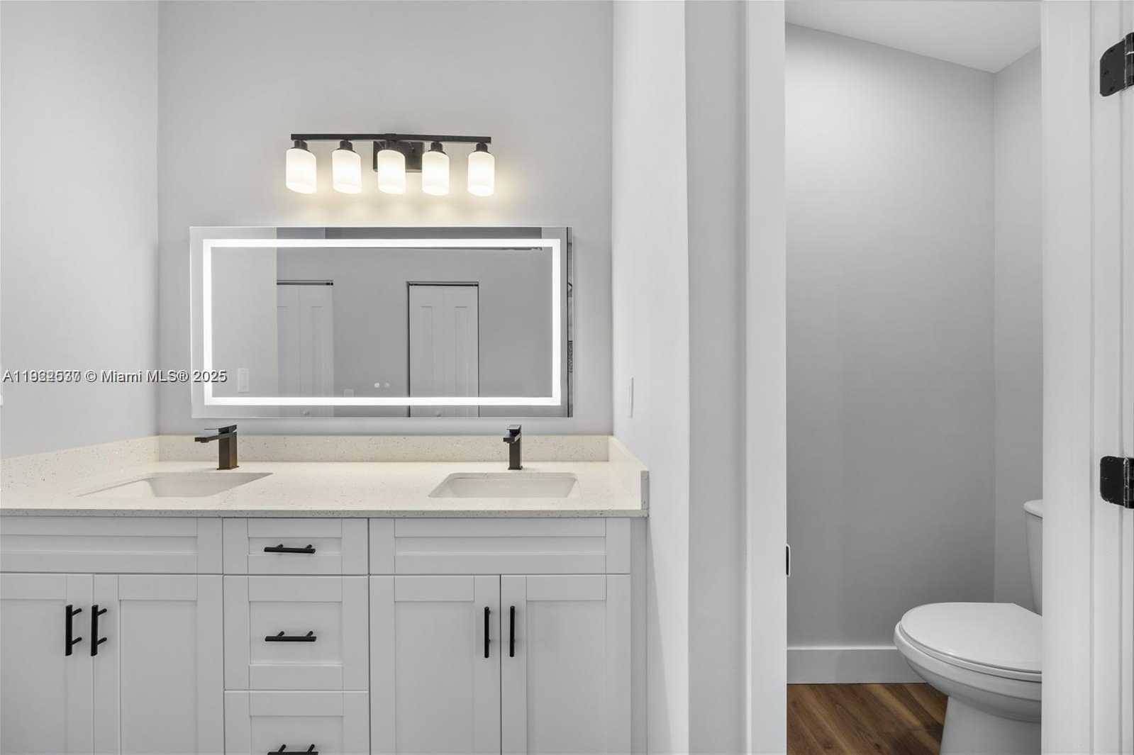 Small Image of 3835 LOMBARDY ST, Hollywood Number 17