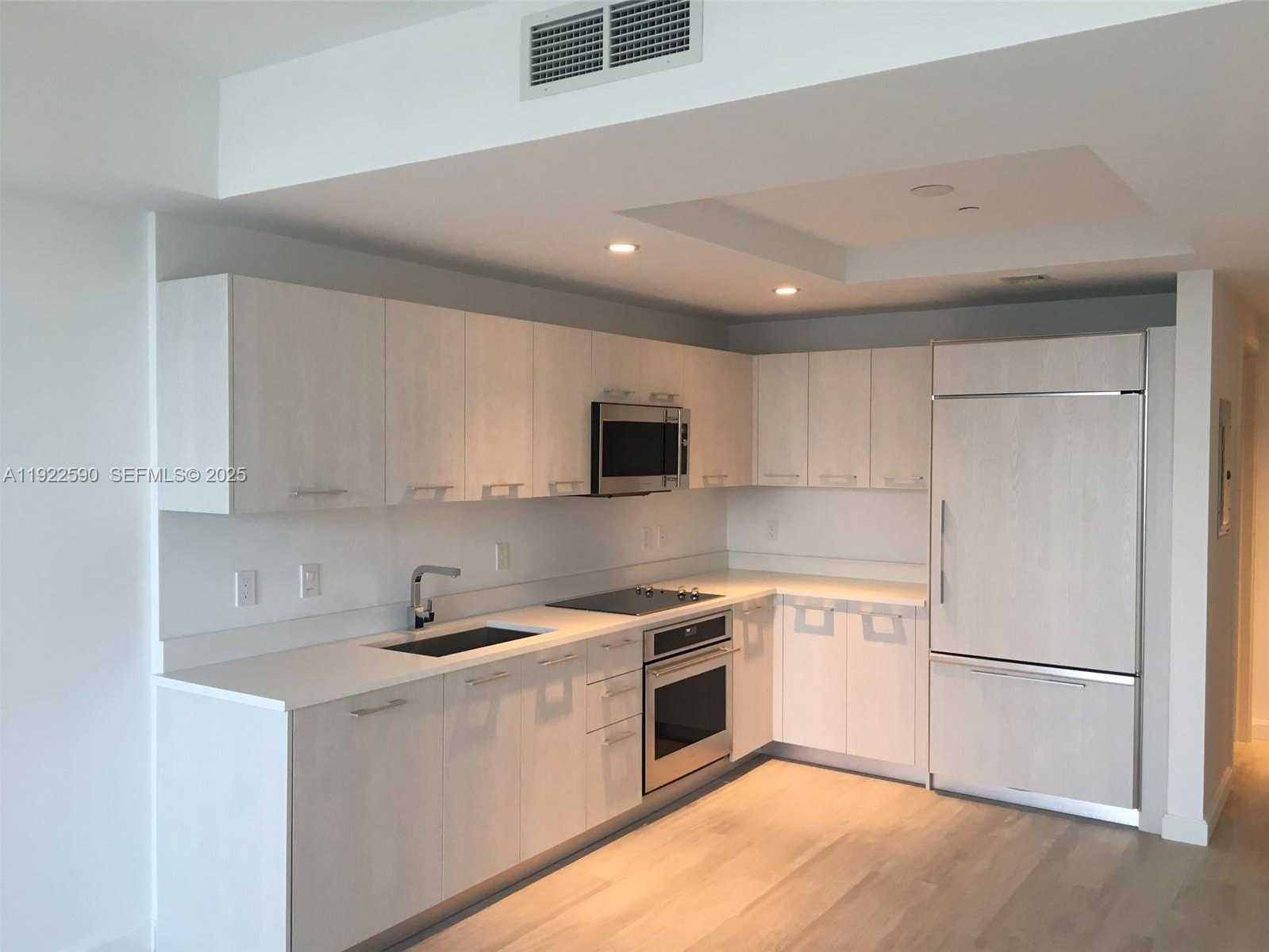 Imagen de Pequeño Objeto