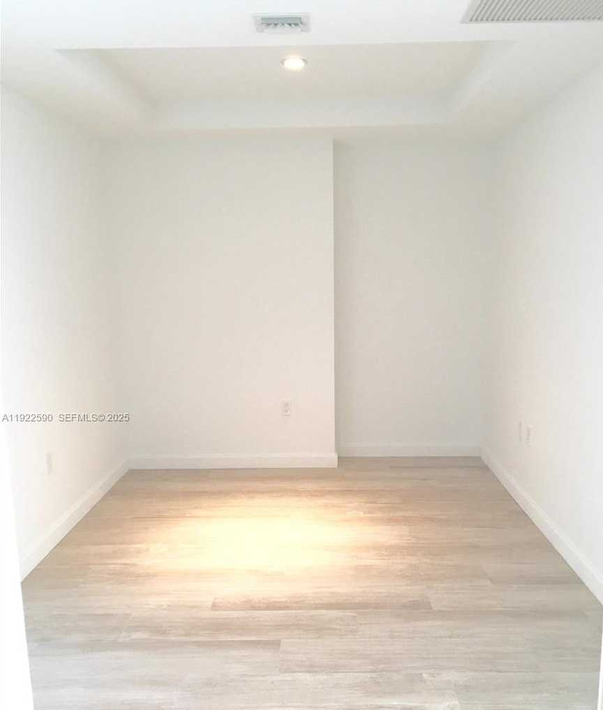 Imagen de Pequeño Objeto