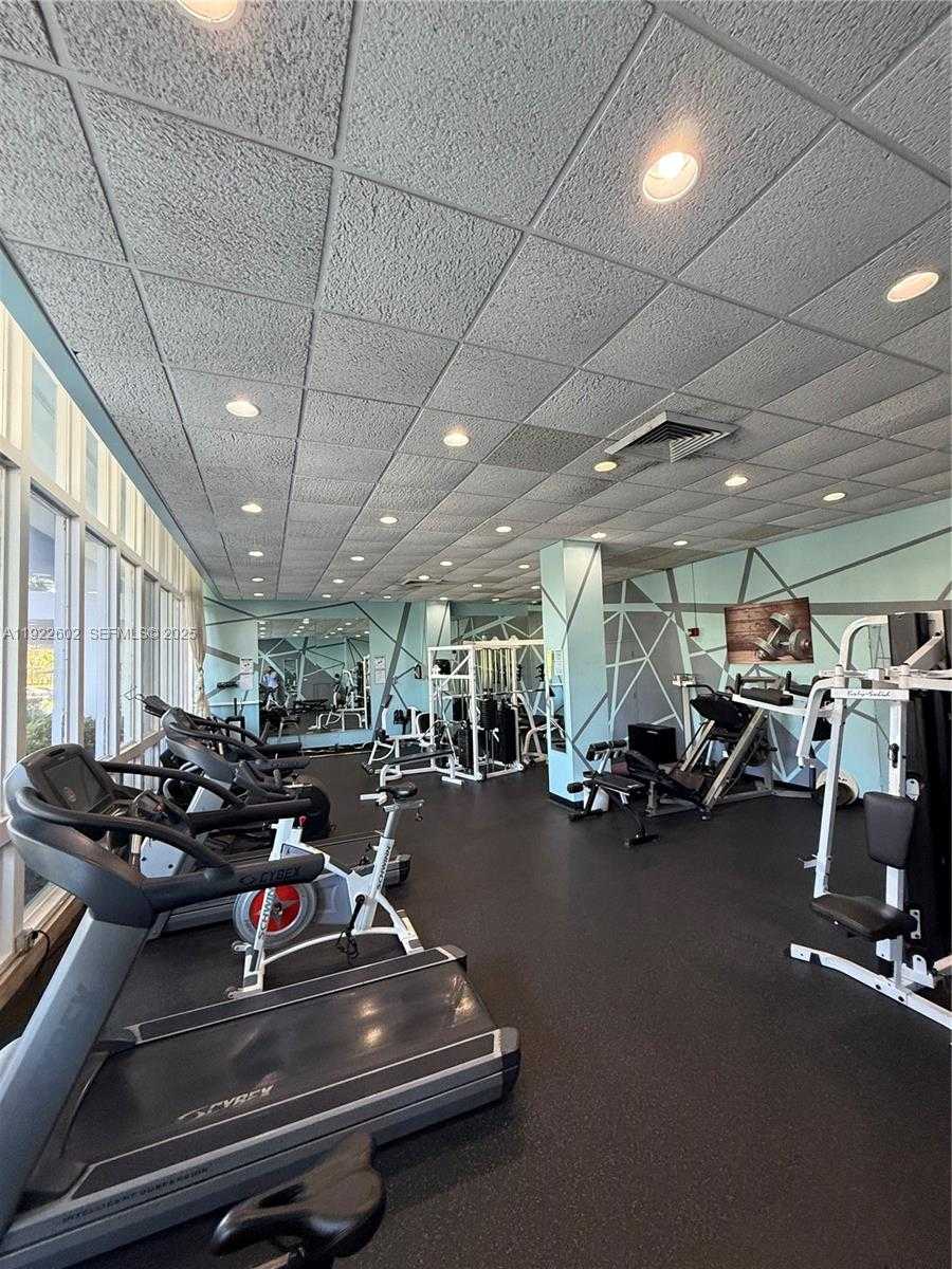 Small Image of 7441 WAYNE AVE #10E, Miami Beach Number 15