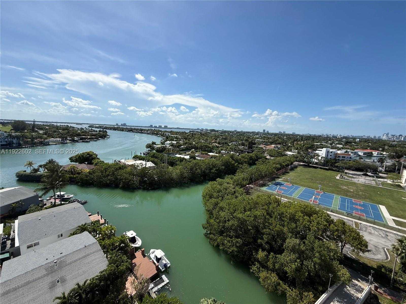 Small Image of 7441 WAYNE AVE #10E, Miami Beach Number 2