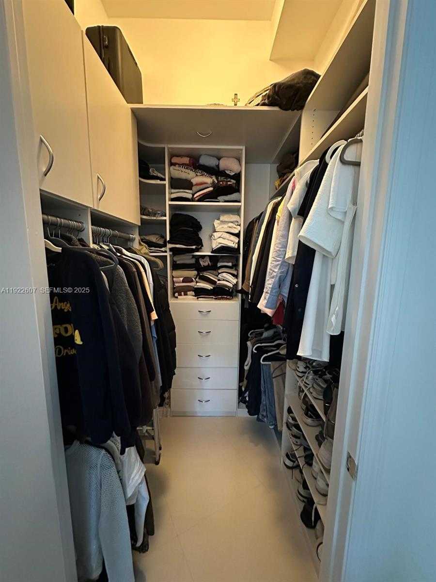 Imagen de Pequeño Objeto