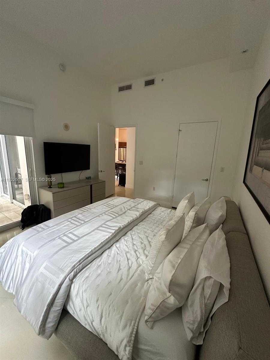 Imagen de Pequeño Objeto