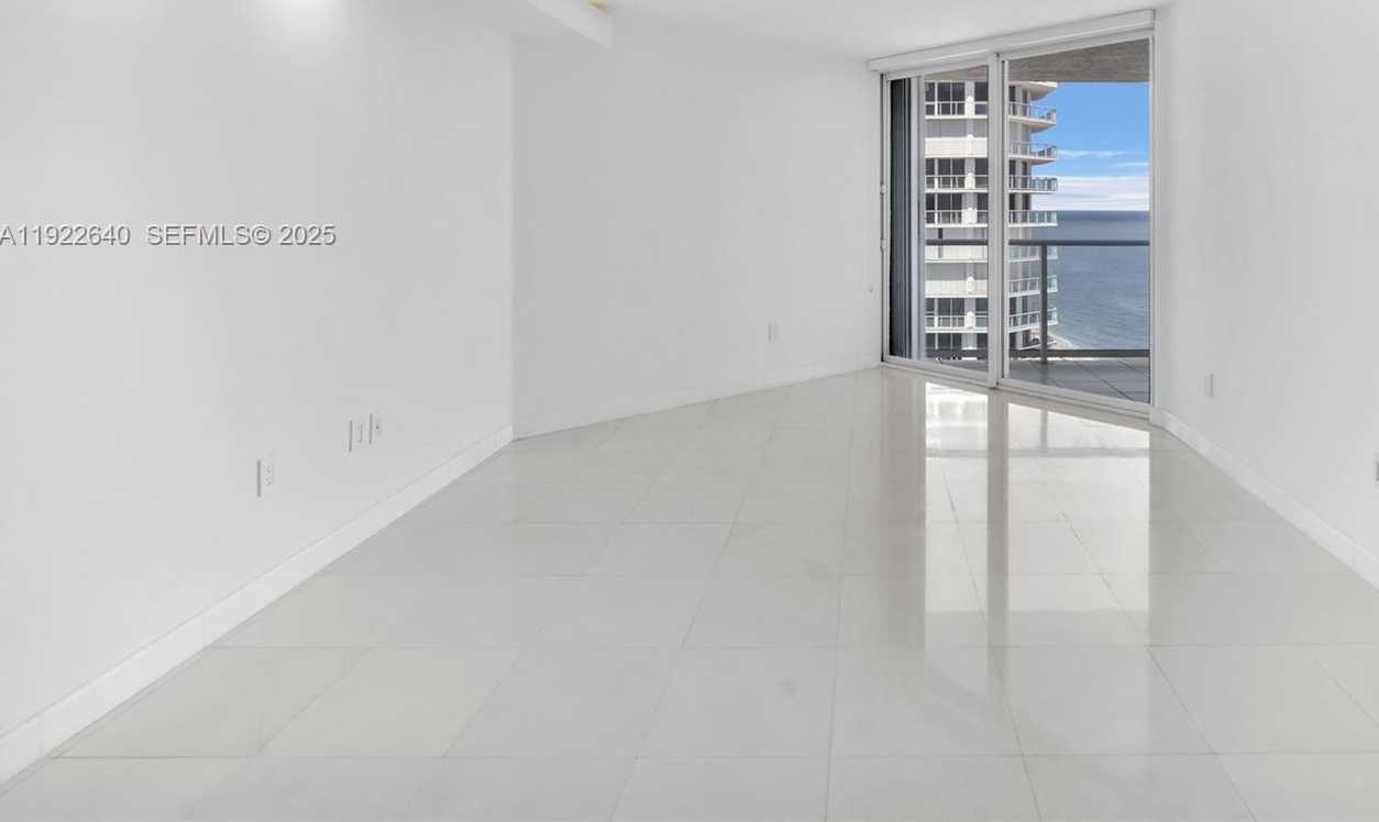 Imagen de Pequeño Objeto