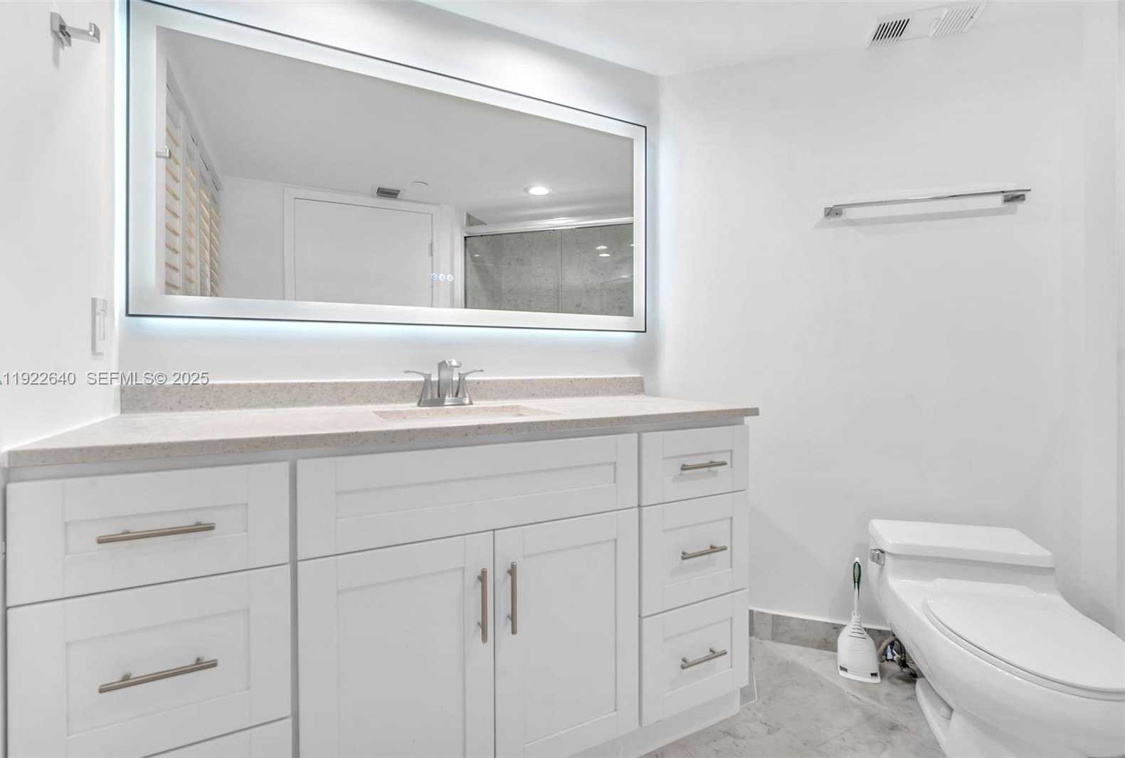 Imagen de Pequeño Objeto