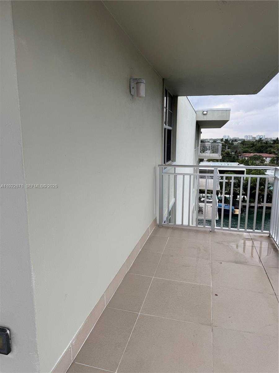 Small Image of 9500 WEST BAY HARBOR DR #7H, Bay Harbor Islands Number 10