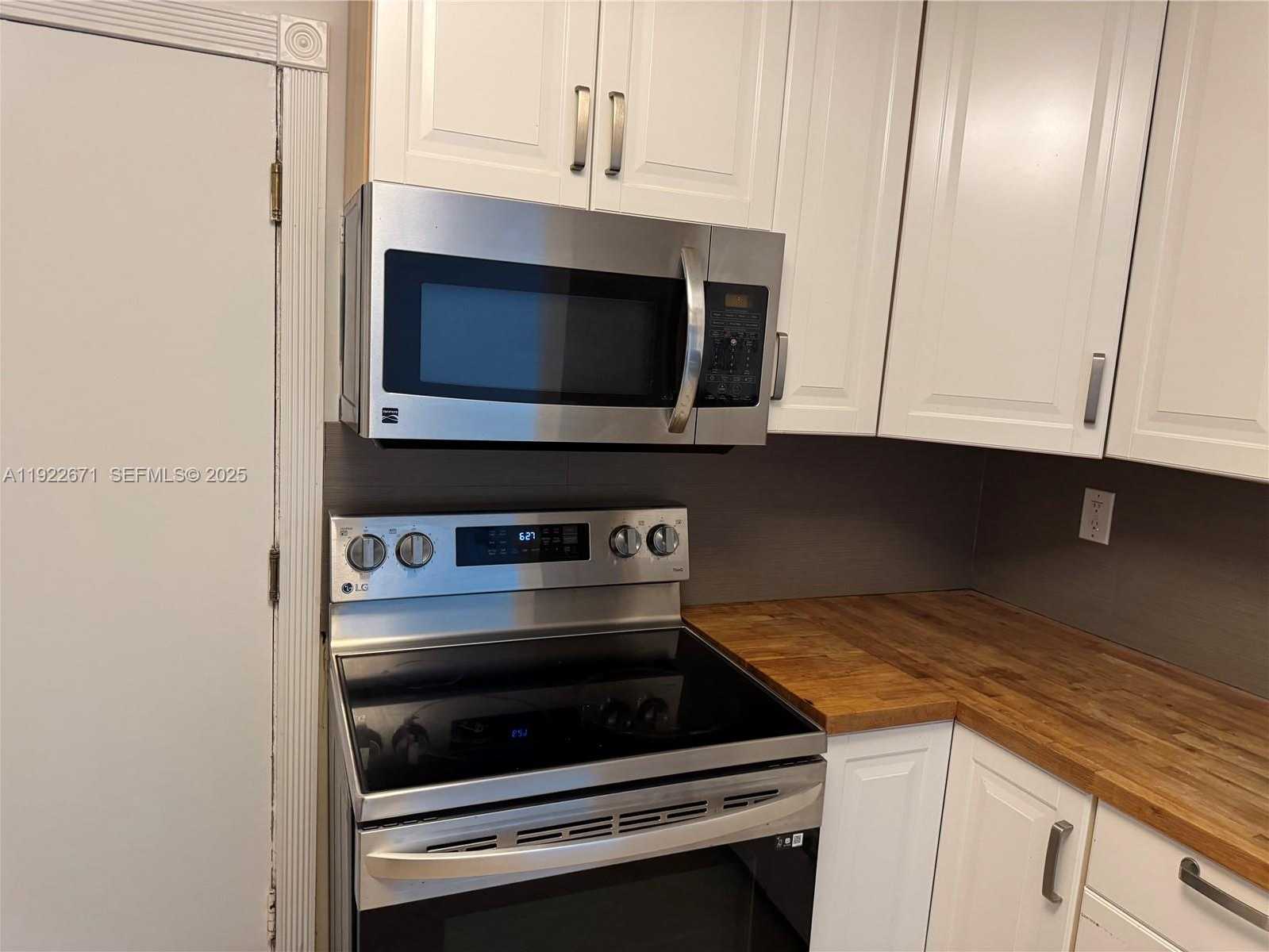 Small Image of 9500 WEST BAY HARBOR DR #7H, Bay Harbor Islands Number 4