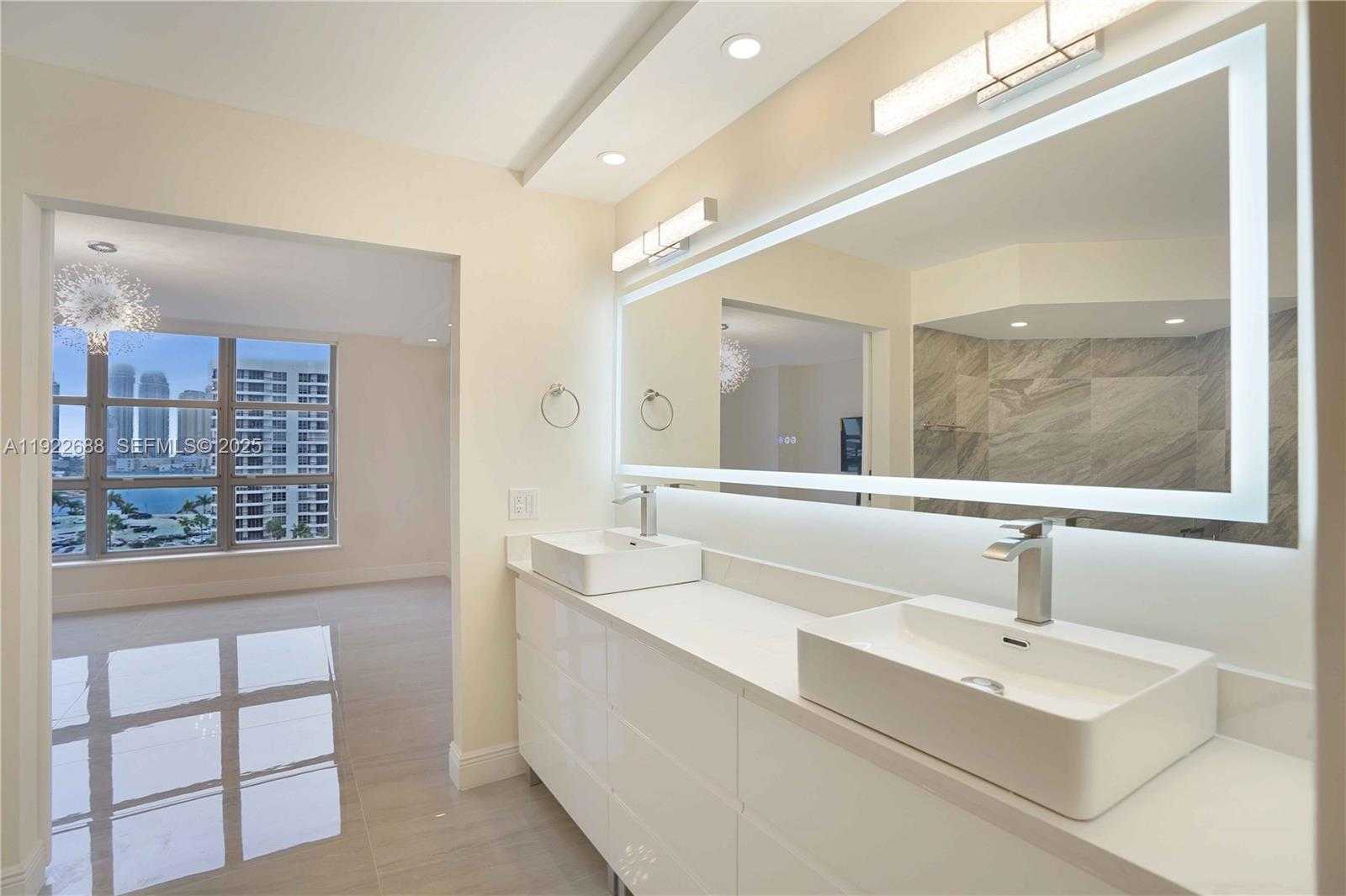 Imagen de Pequeño Objeto