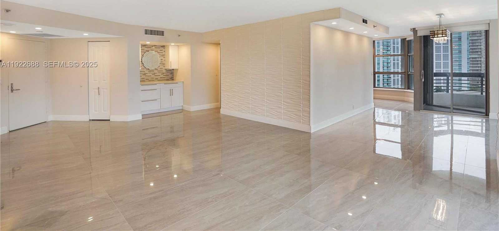 Imagen de Pequeño Objeto