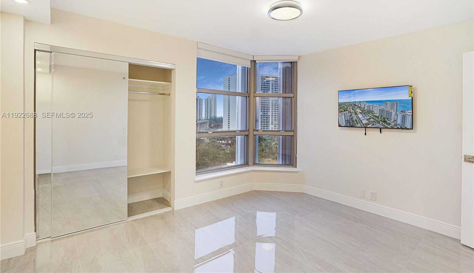 Imagen de Pequeño Objeto