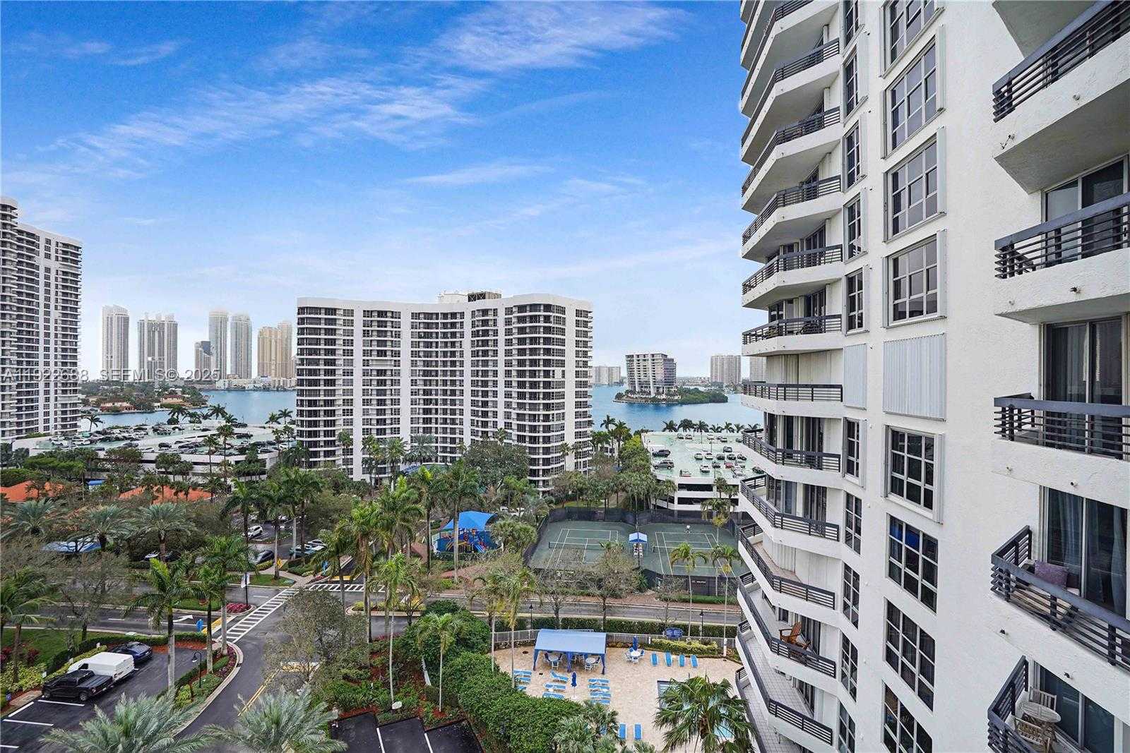 Imagen de Pequeño Objeto