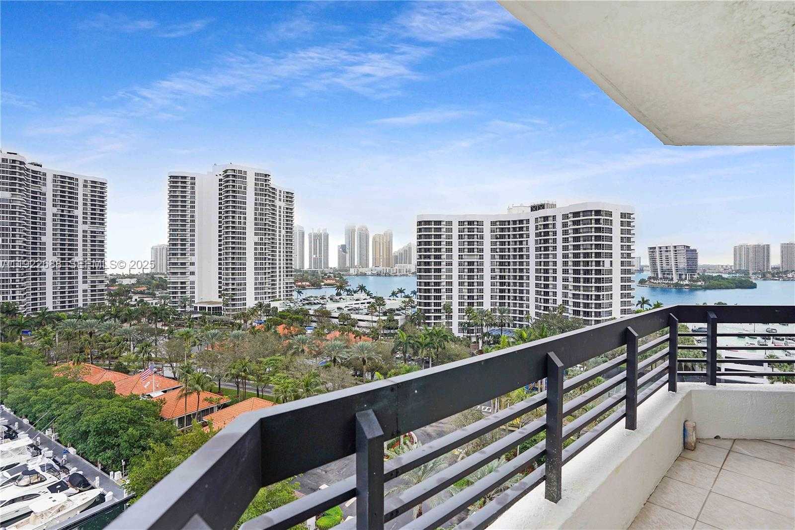 Imagen de Pequeño Objeto