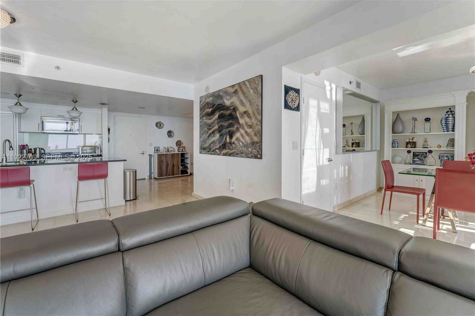 Small Image of 50 BISCAYNE BLVD #2804, Miami Number 6