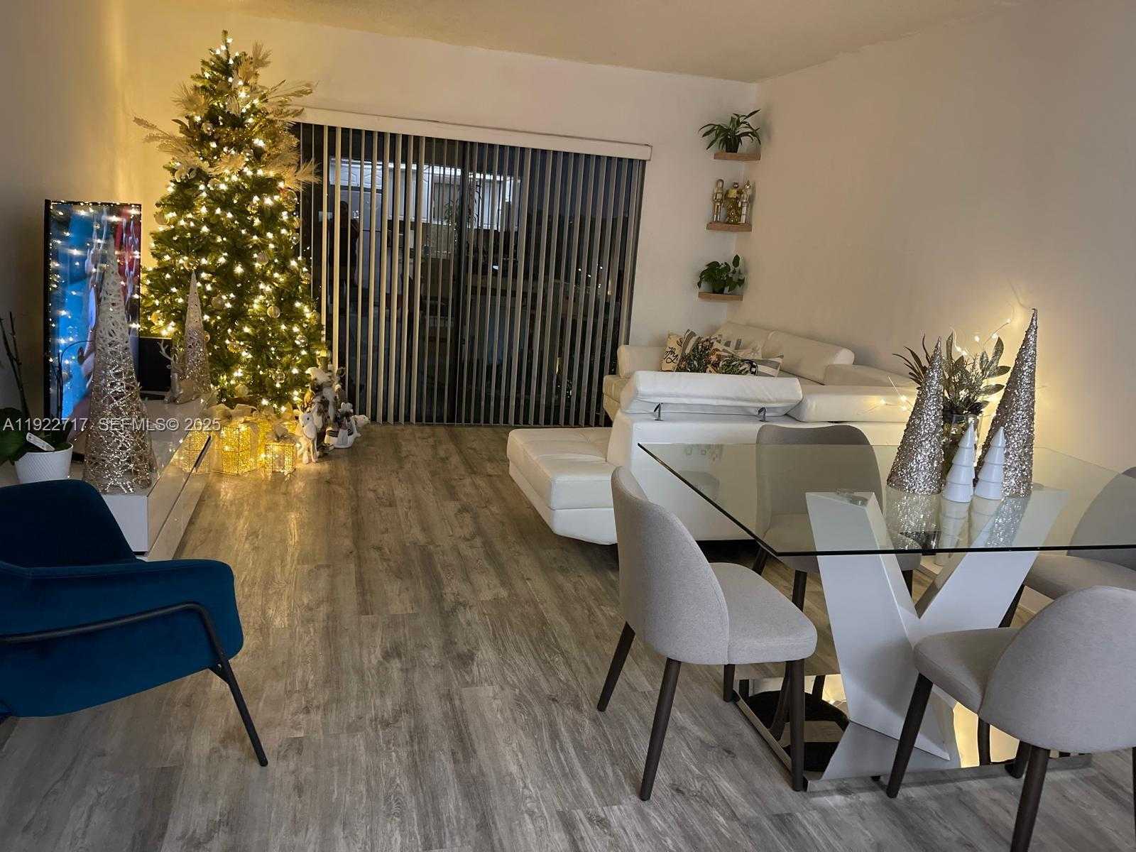 Small Image of 8290 LAKE DR #407, Doral Number 1