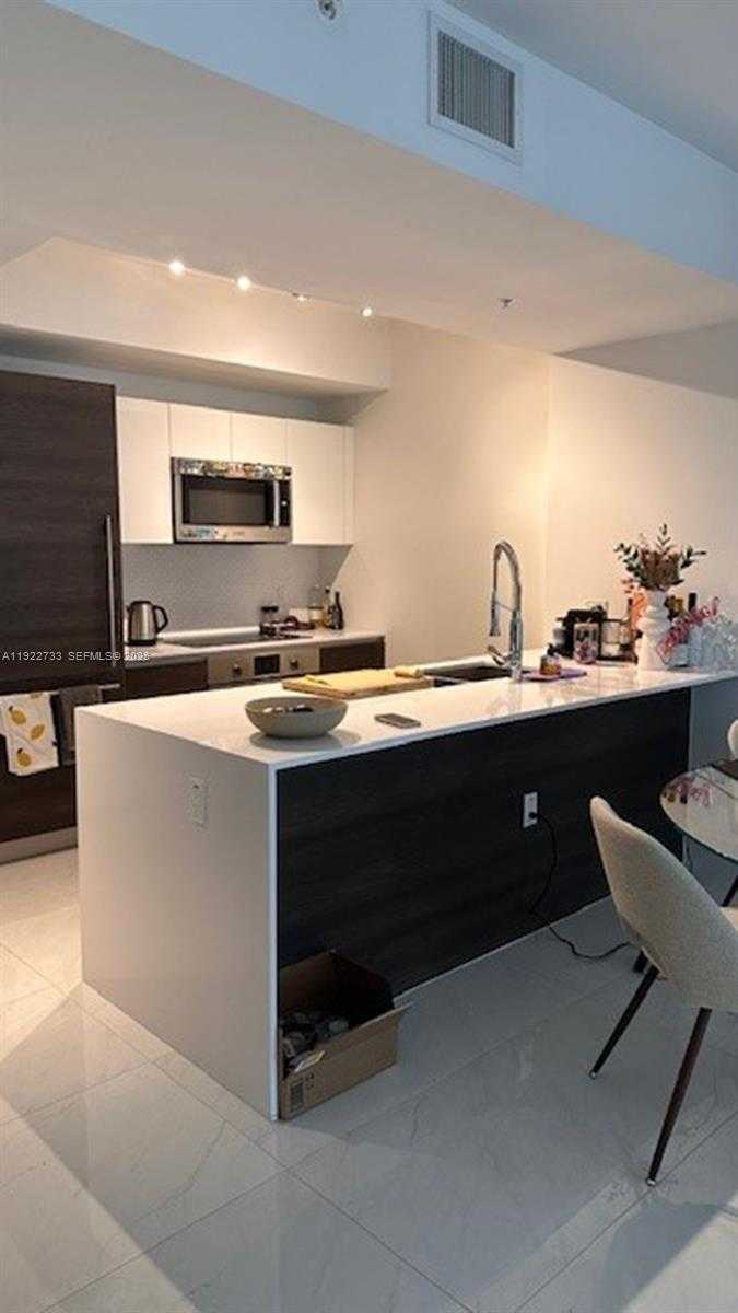 Imagen de Pequeño Objeto