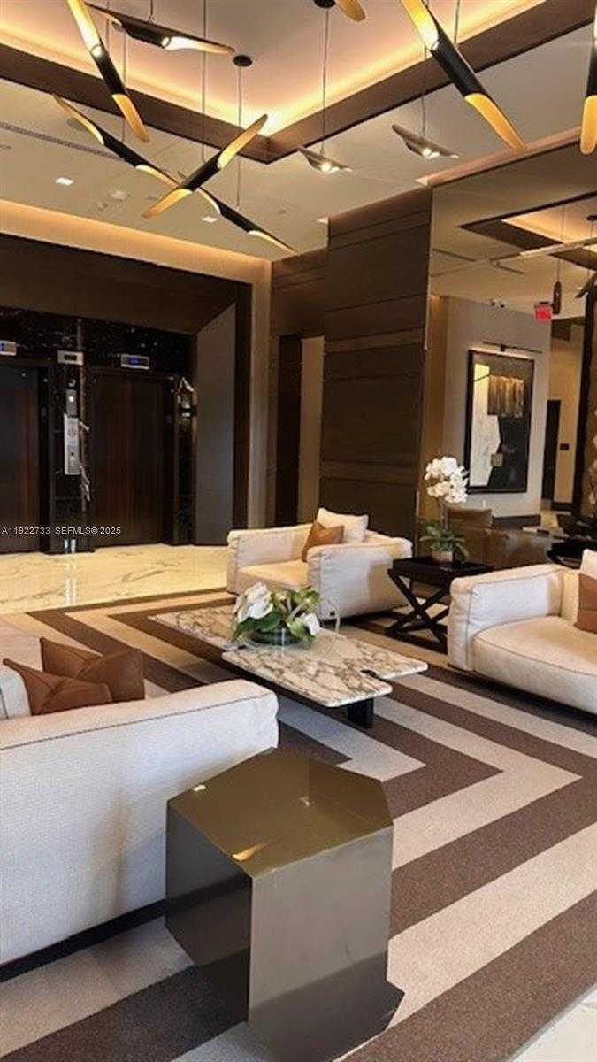 Imagen de Pequeño Objeto