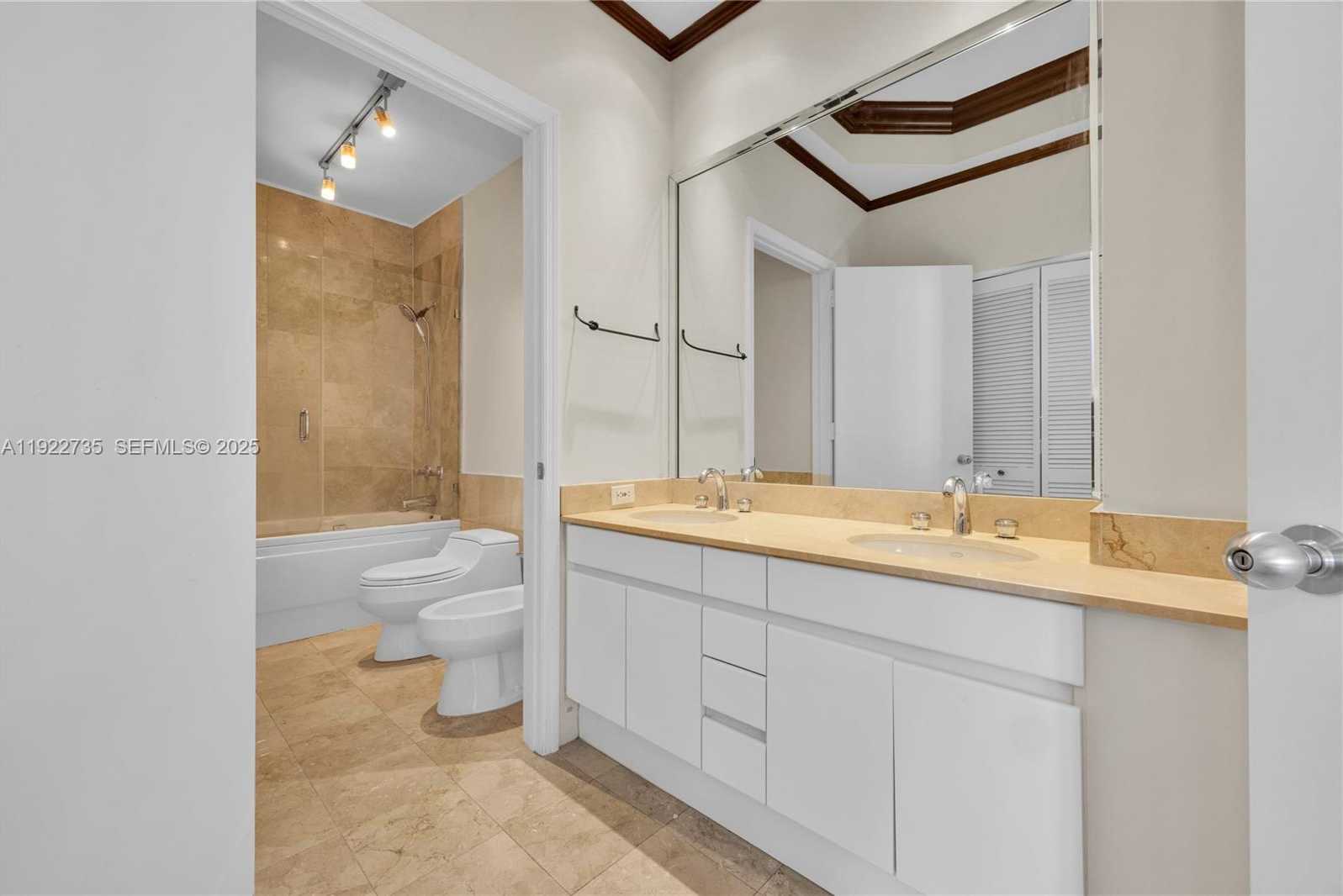 Small Image of 808 BRICKELL KEY DR #3603, Miami Number 6