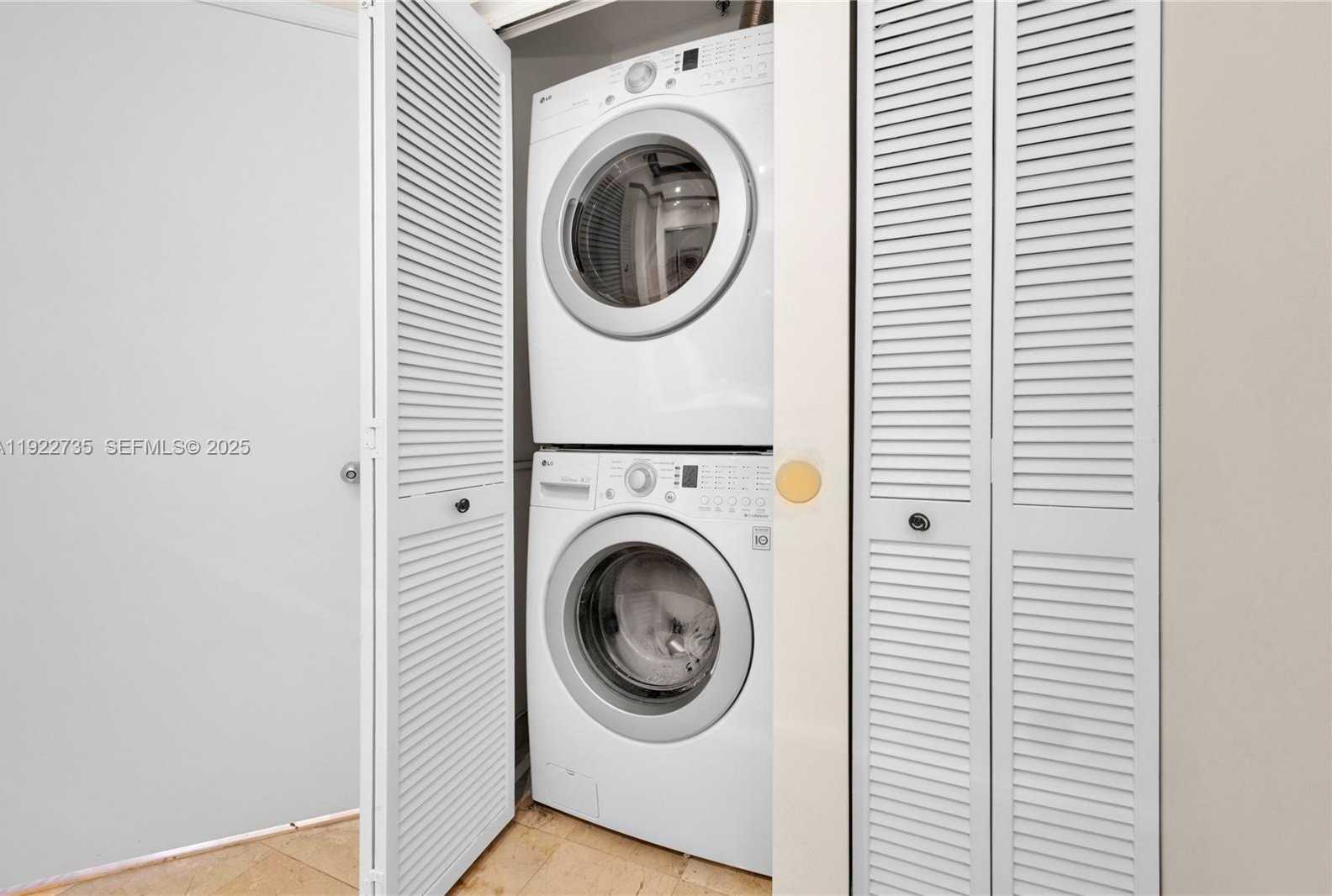 Small Image of 808 BRICKELL KEY DR #3603, Miami Number 8