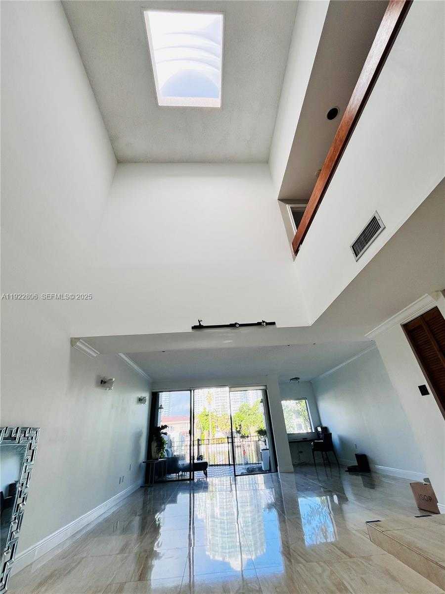 Small Image of 253 POINCIANA DR #603, Sunny Isles Beach Number 12