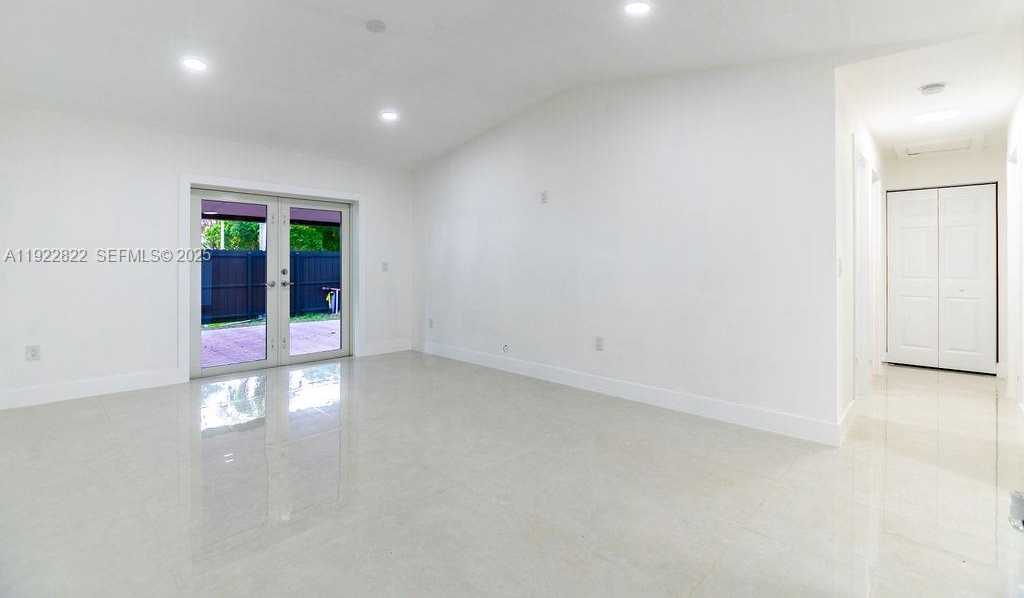 Small Image of 5240 SOUTH WEST 139TH PL, Miami Number 13