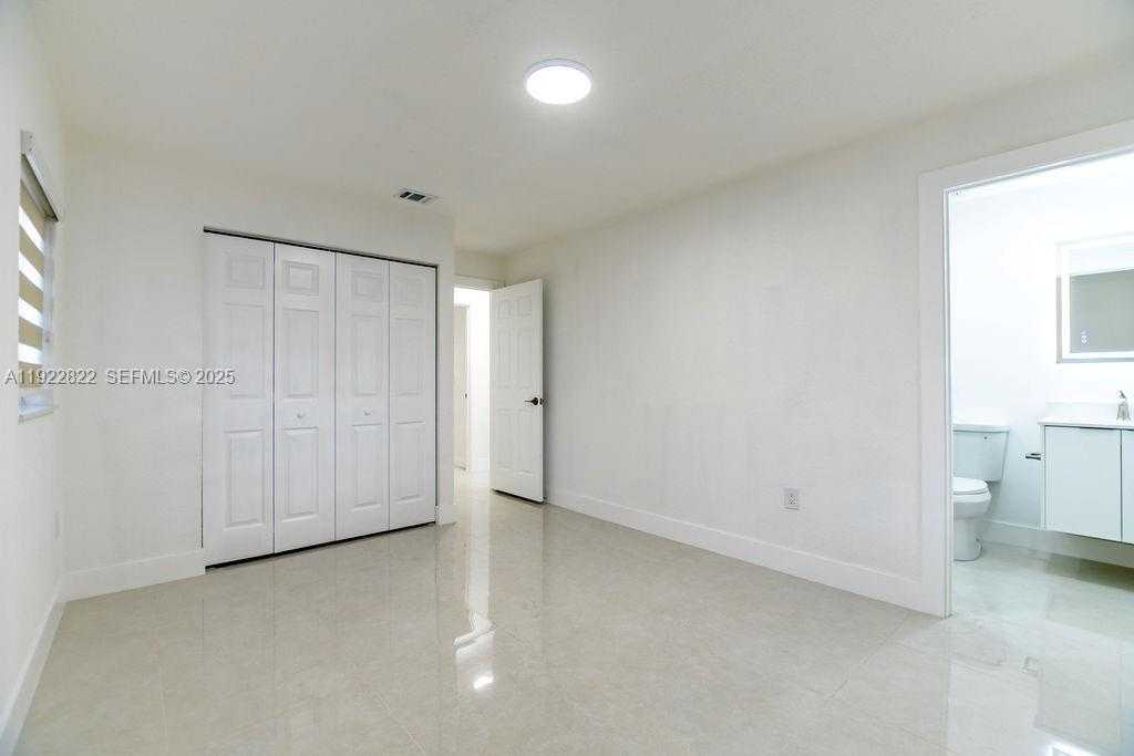 Small Image of 5240 SOUTH WEST 139TH PL, Miami Number 18