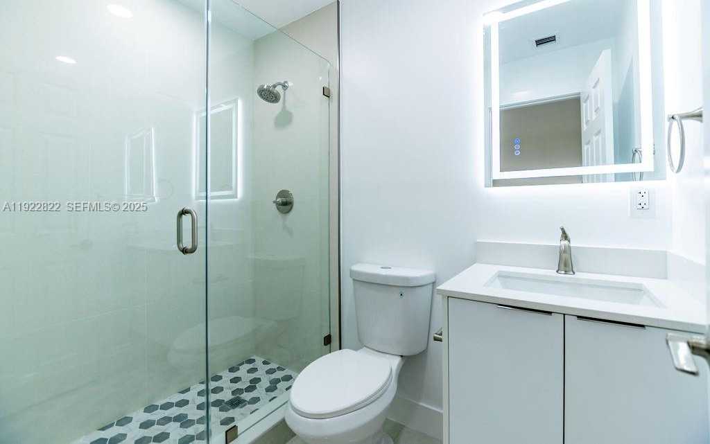 Small Image of 5240 SOUTH WEST 139TH PL, Miami Number 19