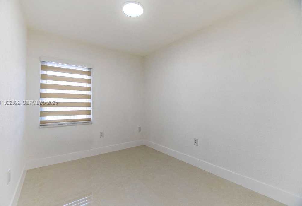 Small Image of 5240 SOUTH WEST 139TH PL, Miami Number 20