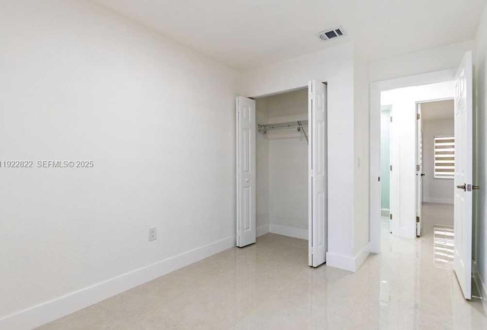 Small Image of 5240 SOUTH WEST 139TH PL, Miami Number 21
