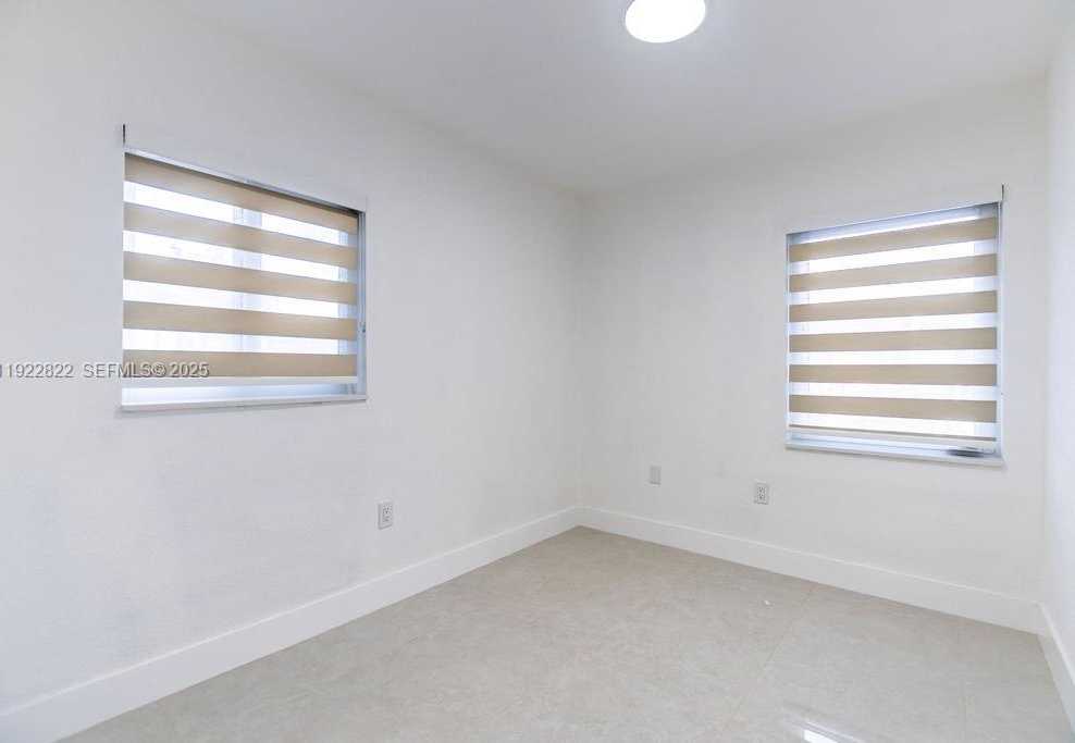 Small Image of 5240 SOUTH WEST 139TH PL, Miami Number 24