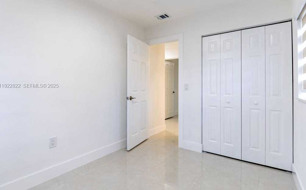 Small Image of 5240 SOUTH WEST 139TH PL, Miami Number 26