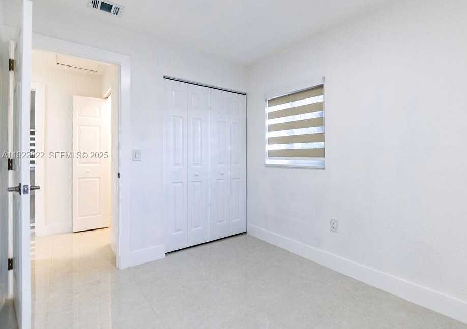 Small Image of 5240 SOUTH WEST 139TH PL, Miami Number 27