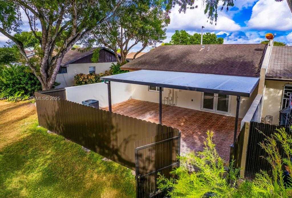 Small Image of 5240 SOUTH WEST 139TH PL, Miami Number 30