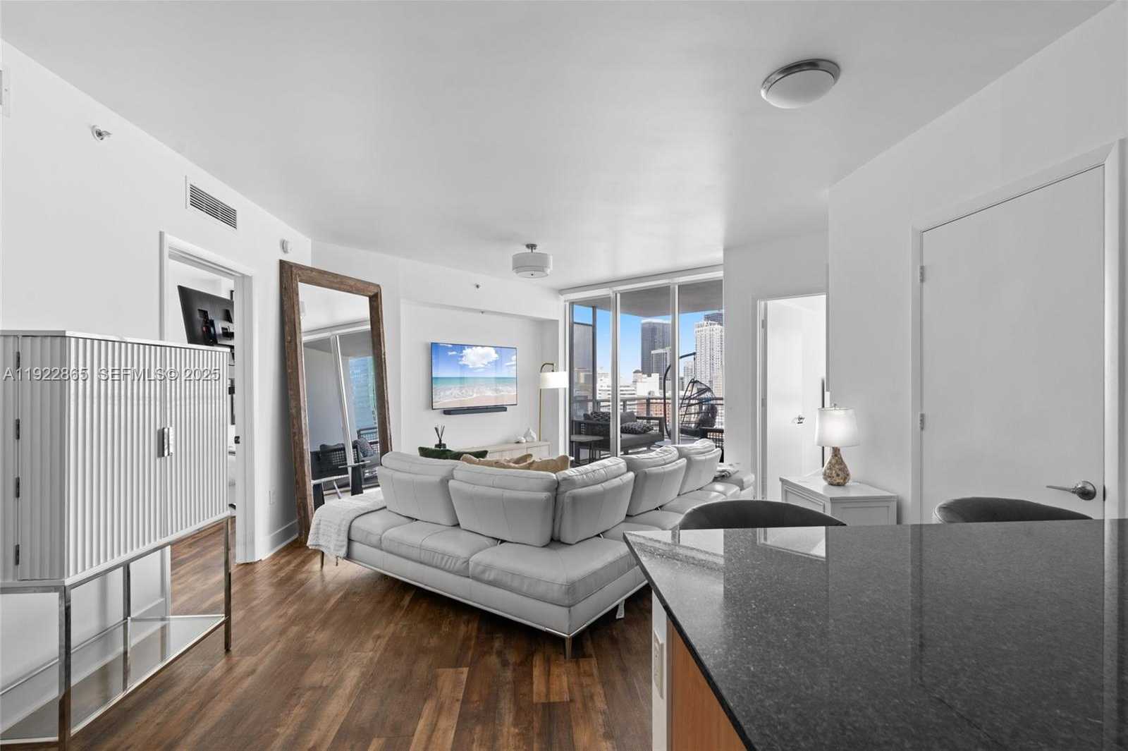 Small Image of 350 SOUTH MIAMI AVE #1803, Miami Number 10