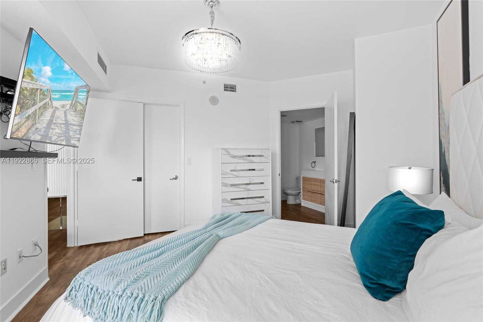 Small Image of 350 SOUTH MIAMI AVE #1803, Miami Number 25