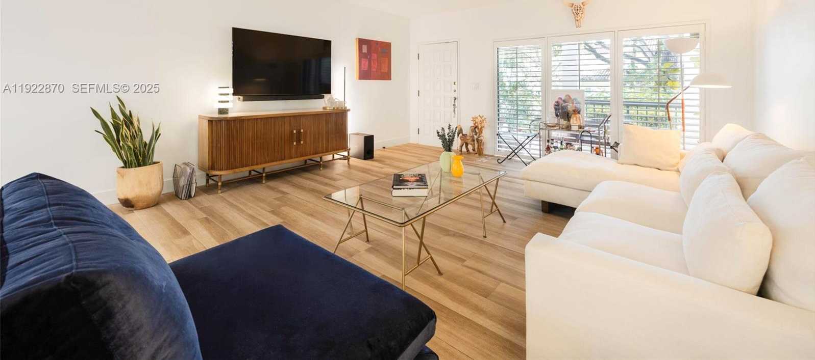 Small Image of 2600 CARDENA ST #4, Coral Gables Number 1