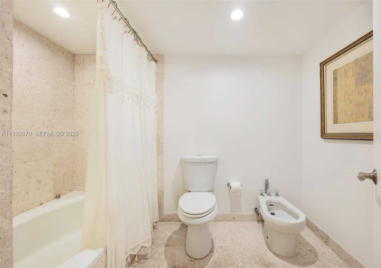 Small Image of 2600 CARDENA ST #4, Coral Gables Number 16